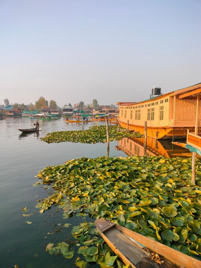 Lala Rukh Group Of Houseboats Srīnagar Exterior foto
