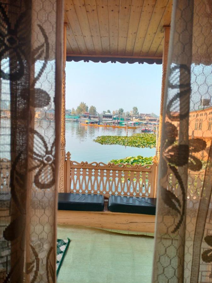 Lala Rukh Group Of Houseboats Srīnagar Exterior foto